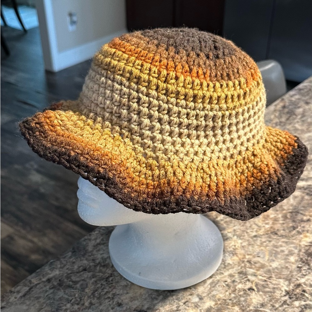 Crochet hat - Picture 2 of 3